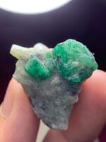 92ct Swat Emerald Specimen  Untreated Natural Crystal (35.12 x 28.07 x 23.47 mm) - Image 4