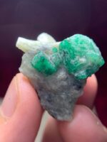 92ct Swat Emerald Specimen  Untreated Natural Crystal (35.12 x 28.07 x 23.47 mm) - Image 5