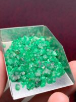 Bulk Gem Highlight: 42.39 ct Swat Emerald Rough Lot - Image 2