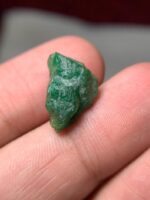 6.885 ct Swat Emerald Crystal – A Bold Green Gem with Natural Charm - Image 3