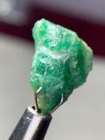 6.885 ct Swat Emerald Crystal – A Bold Green Gem with Natural Charm - Image 5