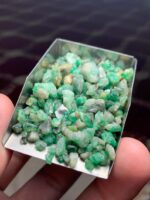 Emerald Rough Lot from Swat Valley  120.07 Carats of Natural Beauty - Image 5
