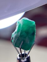 4.37 ct Swat Emerald Crystal – Compact Beauty with Natural Elegance - Image 11