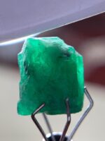 4.37 ct Swat Emerald Crystal – Compact Beauty with Natural Elegance - Image 7