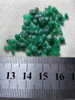 28.85 Carat Rough Emerald from Swat: A Glimpse of Natural Brilliance - Image 2