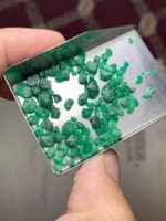 28.85 Carat Rough Emerald from Swat: A Glimpse of Natural Brilliance - Image 4