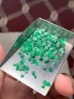 28.85 Carat Rough Emerald from Swat: A Glimpse of Natural Brilliance - Image 5
