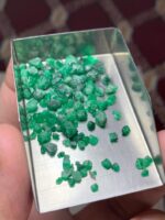 28.85 Carat Rough Emerald from Swat: A Glimpse of Natural Brilliance - Image 10