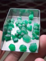 Exploring Swat Emeralds: 43.20 Carat Rough Lot - Image 15