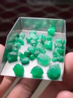 Exploring Swat Emeralds: 43.20 Carat Rough Lot - Image 4