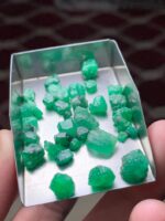 Exploring Swat Emeralds: 43.20 Carat Rough Lot - Image 9