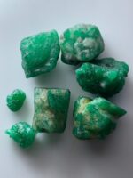 75.77ct Rough Emerald Lot: Chunky Natural Crystals in Rich Green (16x13x11mm Avg) - Image 2