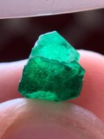 Natural Brilliance: 3.86 Carat Emerald Crystal from Swat Valley, Pakistan - Image 2