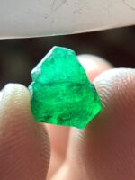 Natural Brilliance: 3.86 Carat Emerald Crystal from Swat Valley, Pakistan - Image 3