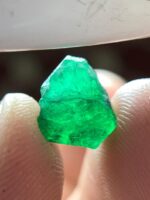 Natural Brilliance: 3.86 Carat Emerald Crystal from Swat Valley, Pakistan - Image 7