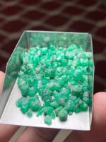 Discovering the Beauty of a 55.30 ct Emerald Rough - Image 11