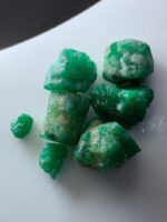 75.77ct Rough Emerald Lot: Chunky Natural Crystals in Rich Green (16x13x11mm Avg) - Image 6
