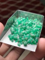 Discovering the Beauty of a 55.30 ct Emerald Rough - Image 8