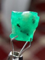 4.15 ct Swat Emerald Crystal – Natural Green Gem from Pakistan - Image 4