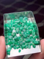 Depth-Focused Elegance: 53.87 ct Emerald Rough Lot from Swat Valley - Image 11