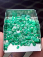 Depth-Focused Elegance: 53.87 ct Emerald Rough Lot from Swat Valley - Image 14