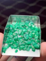 Depth-Focused Elegance: 53.87 ct Emerald Rough Lot from Swat Valley - Image 9