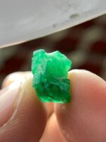 4.85 ct Swat Emerald Crystal – A Rare Gem from Pakistan - Image 2