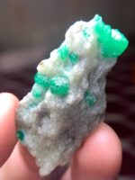 72.80 ct Swat Emerald Specimen – Broad and Graceful Natural Crystal - Image 2