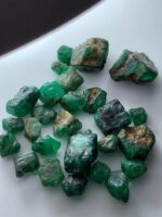71.59ct Swat Rough Emerald Lot: Bold, Untreated Crystals in Rich Green (13x14x9mm Avg) - Image 8