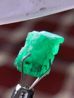 4.85 ct Swat Emerald Crystal – A Rare Gem from Pakistan - Image 9