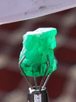 4.85 ct Swat Emerald Crystal – A Rare Gem from Pakistan - Image 10