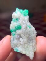 72.80 ct Swat Emerald Specimen – Broad and Graceful Natural Crystal - Image 10