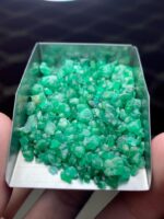 Exceptional Swat Emeralds: 77.90-Carat Rough Lot - Image 2