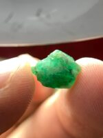 Pure from the Peaks: 5.15ct Swat Emerald Crystal in Natural Green Glory - Image 2