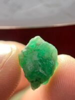 Pure from the Peaks: 5.15ct Swat Emerald Crystal in Natural Green Glory - Image 4
