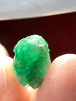 Pure from the Peaks: 5.15ct Swat Emerald Crystal in Natural Green Glory - Image 5