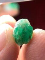 Pure from the Peaks: 5.15ct Swat Emerald Crystal in Natural Green Glory - Image 7