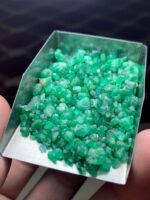 Exceptional Swat Emeralds: 77.90-Carat Rough Lot - Image 8