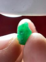 Discover Natural Beauty: 3.45ct Emerald Crystal from Swat Valley - Image 9