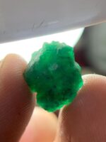 A Majestic Gem — The 9.47-Carat Swat Emerald Crystal - Image 11