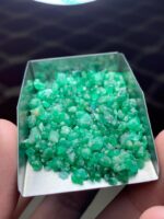 Exceptional Swat Emeralds: 77.90-Carat Rough Lot - Image 13