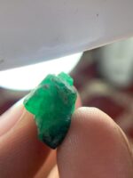 A Majestic Gem — The 9.47-Carat Swat Emerald Crystal - Image 8
