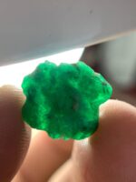 A Majestic Gem — The 9.47-Carat Swat Emerald Crystal - Image 9