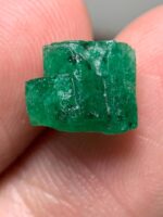 3.05ct Swat Emerald Crystal – Natural Green Elegance in 8.06 x 9.89 x 4.97 mm - Image 2