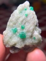 107.65 ct Swat Emerald Specimen – A Large-Scale Natural Crystal Formation - Image 11
