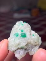 107.65 ct Swat Emerald Specimen – A Large-Scale Natural Crystal Formation - Image 5