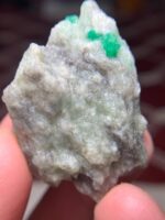 107.65 ct Swat Emerald Specimen – A Large-Scale Natural Crystal Formation - Image 10