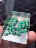 The Glow of the Mountains: 39.09 ct Swat Emerald Rough Lot - Image 2