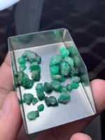 The Glow of the Mountains: 39.09 ct Swat Emerald Rough Lot - Image 3