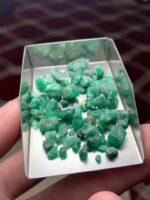 Vibrant 52.25ct Swat Emerald Rough Lot - Image 3